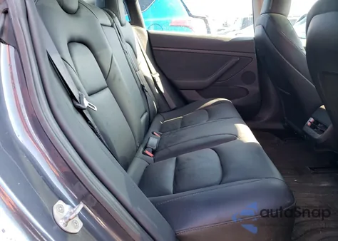 2023 Tesla Model 3 z USA, uszkodzony, nr VIN 5YJ3E1EA8PF511036